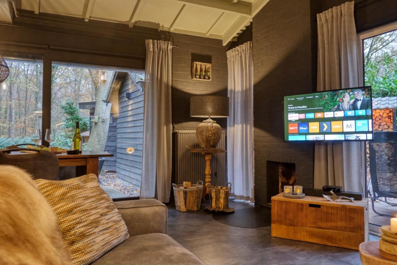 Lodge In Een Bosrijke Omgeving Met Hottub & Sauna Opt Rheezerveen Zewnętrze zdjęcie