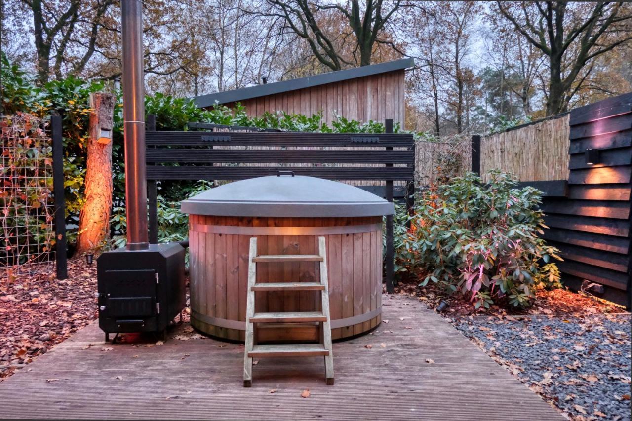 Lodge In Een Bosrijke Omgeving Met Hottub & Sauna Opt Rheezerveen Zewnętrze zdjęcie