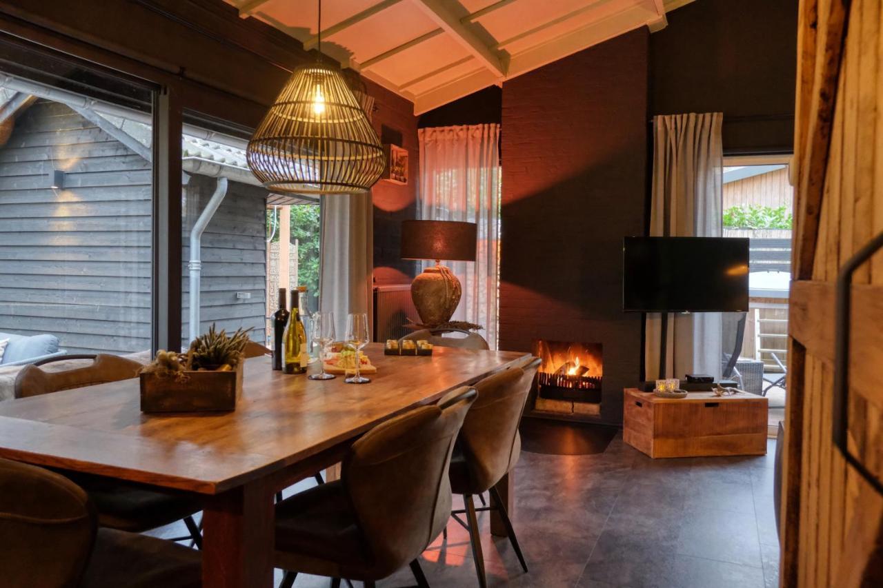 Lodge In Een Bosrijke Omgeving Met Hottub & Sauna Opt Rheezerveen Zewnętrze zdjęcie