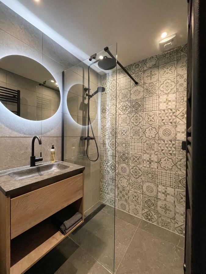 Lodge In Een Bosrijke Omgeving Met Hottub & Sauna Opt Rheezerveen Zewnętrze zdjęcie