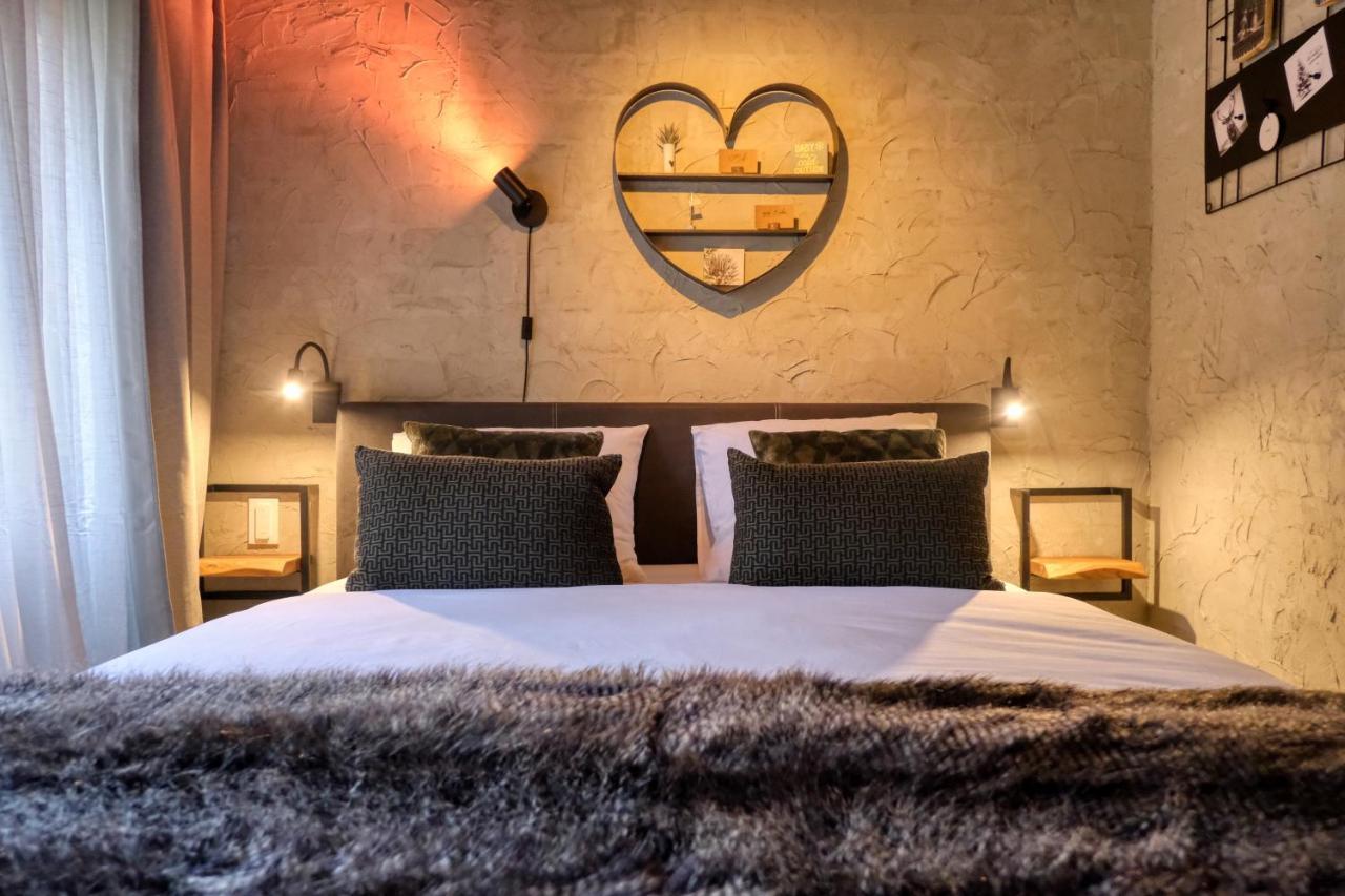 Lodge In Een Bosrijke Omgeving Met Hottub & Sauna Opt Rheezerveen Zewnętrze zdjęcie
